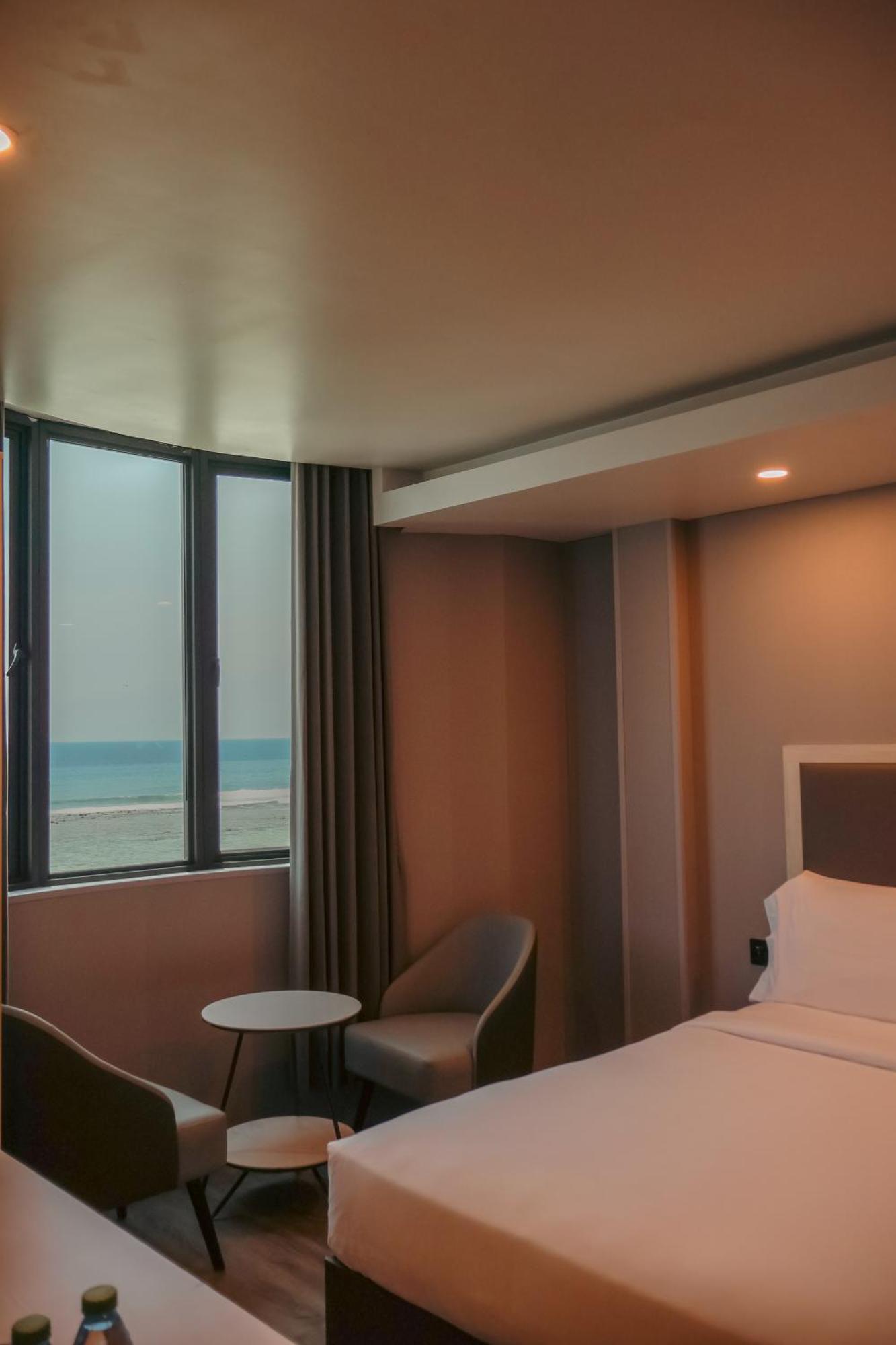Starry Beach Inn Male Ngoại thất bức ảnh